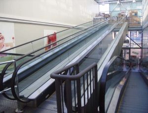 travelator atau moving walk